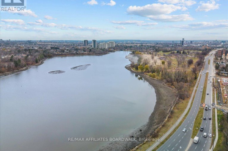28517724/68-111-beachview-private-w/mooneys-bayriverside-park/ottawa/ontario/K1V1M7_33