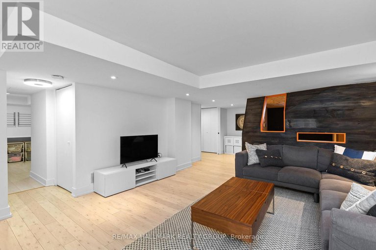 29416129/330-winona-avenue/westboro-south/ottawa/ontario/K1Z5H4_30