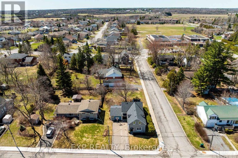 29633169/308-st-george-street/almonte/mississippi-mills/ontario/K0A1A0_3