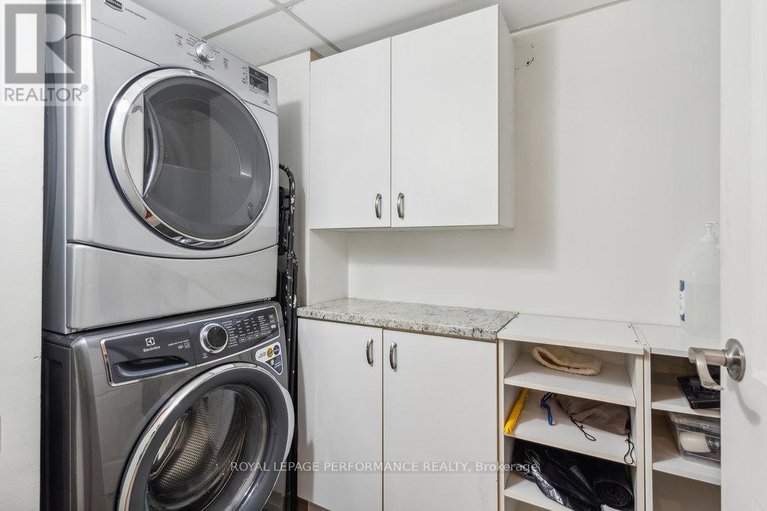 28332699/405-160-george-street/lower-townbyward-market/ottawa/ontario/K1N9M2_31
