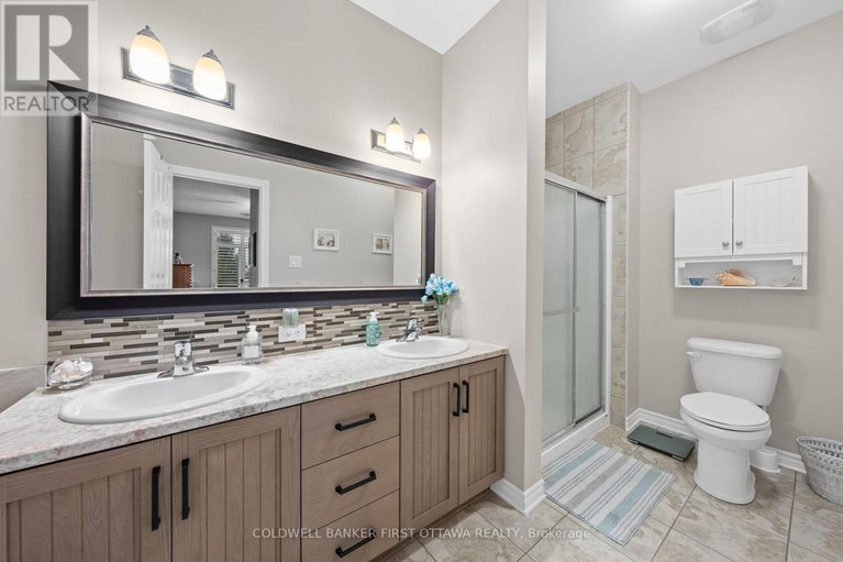 29258505/239-royal-landing-gate/north-grenville-twp-kemptville-south/north-grenville/ontario/K0G1J0_17