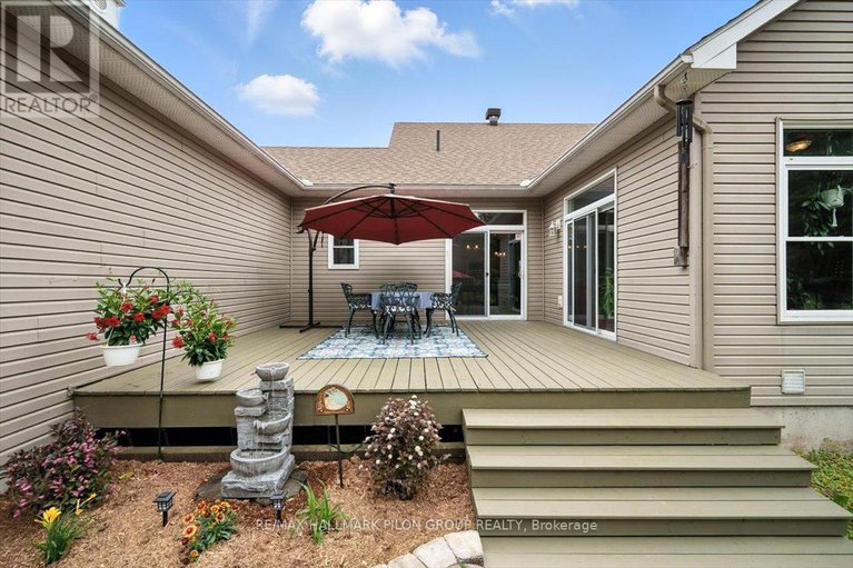 28588530/3086-green-pine-court/cumberland-west/ottawa/ontario/K4C1R9_30