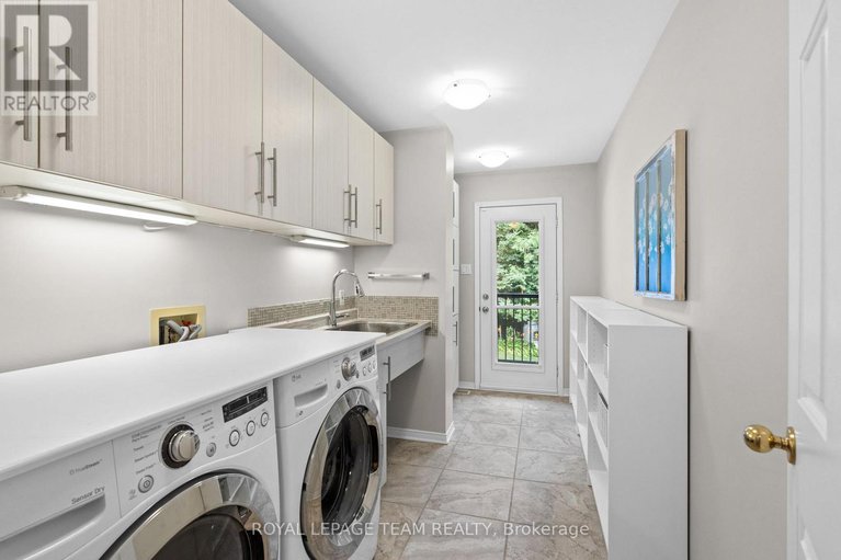 28734411/10-weldale-drive/rural-kanata-central/ottawa/ontario/K2W1A9_23