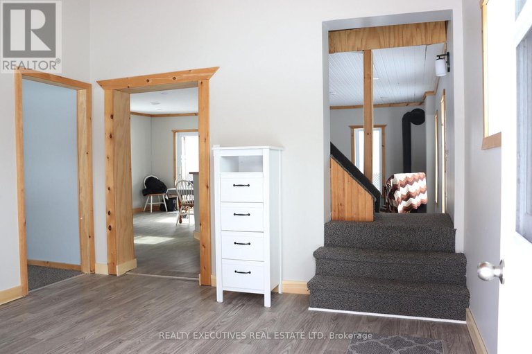 29413176/10030-glen-stewart-road/south-dundas-matilda-twp/south-dundas/ontario/K0E1C0_12