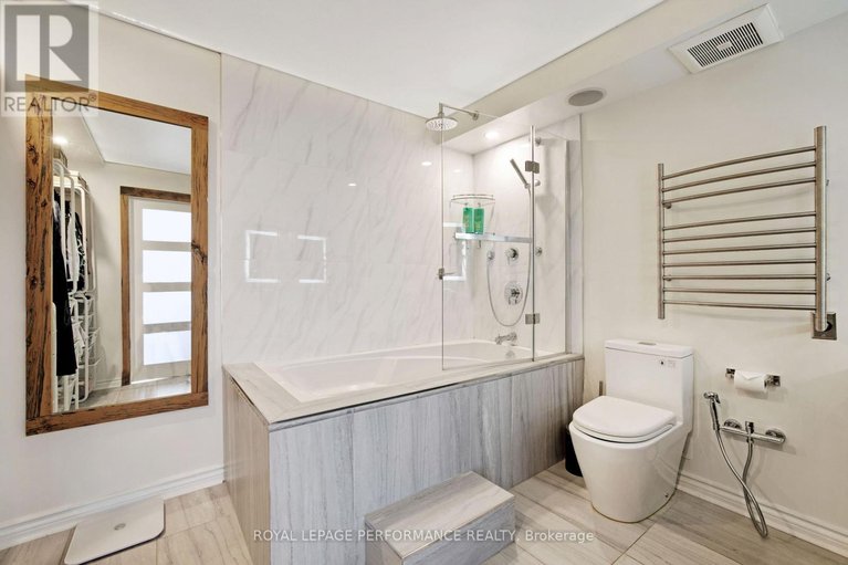 29535481/1905-160-george-street/lower-townbyward-market/ottawa/ontario/K1N9M2_38