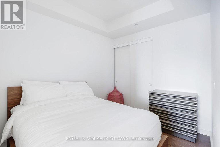 29369215/308-135-barrette-street/vanier/ottawa/ontario/K1L7Z9_18