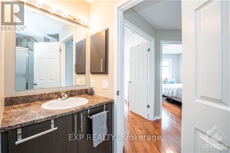 29086343/504-barholm-private/mer-bleuebradley-estatesanderson-park/ottawa/ontario/K4B1H9_21