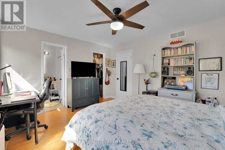 29665659/211-westvalley-private/brookfield-gardens/ottawa/ontario/K1V2B3_20