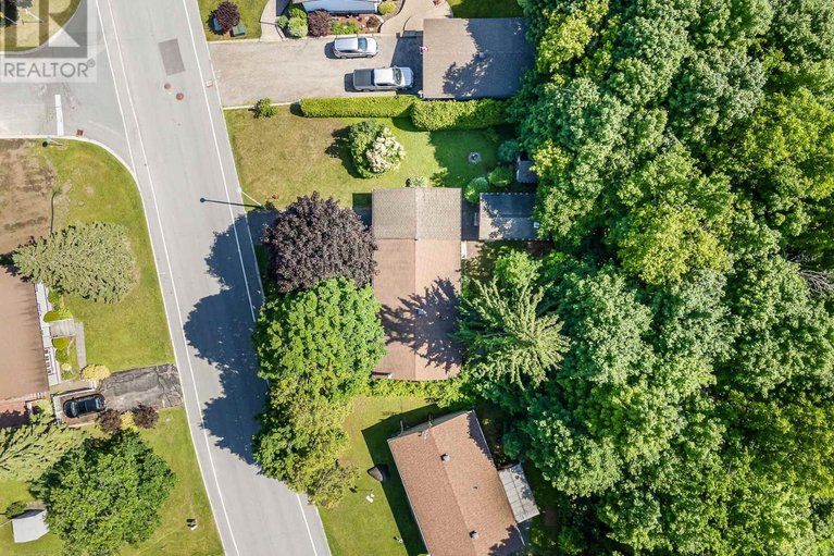 29633490/69-home-avenue/vankleek-hill/champlain/ontario/K0B1R0_29