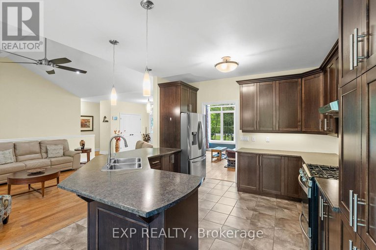 28406090/213-justin-drive/beckwith-twp/beckwith/ontario/K7C0C4_14