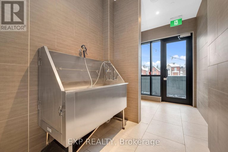 28646654/421-560-rideau-street/sandy-hill/ottawa/ontario/K1N0G3_24