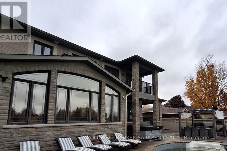 29250124/1722-athans-avenue/blossom-parkleitrim/ottawa/ontario/K1T1L1_2