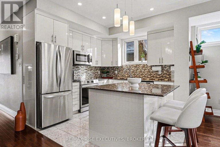 29475656/300c-richelieu-avenue/vanier/ottawa/ontario/K1L6K3_12