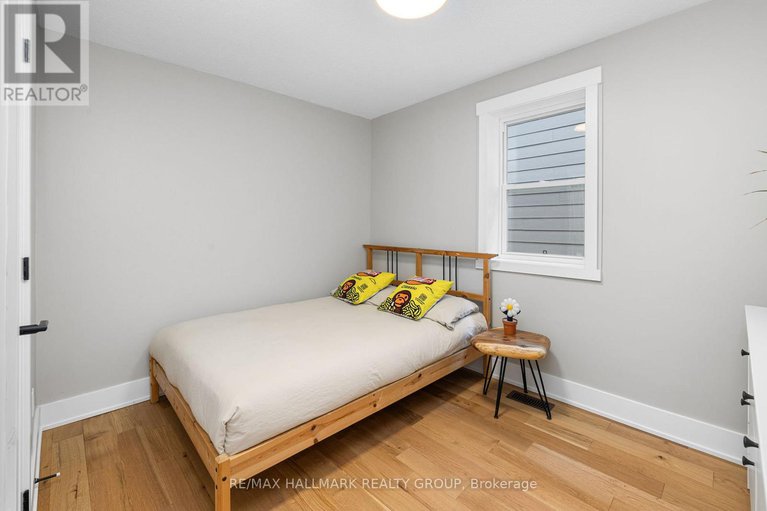 28836359/69-king-george-street/overbrookcastle-heights/ottawa/ontario/K1K1V4_16