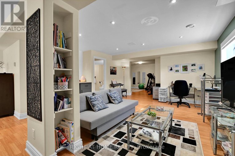 29635424/131-issam-private/ellwood/ottawa/ontario/K1T4B6_31