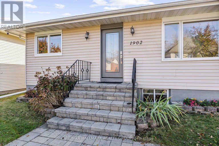 29571261/1902-rosebella-avenue/blossom-parkleitrim/ottawa/ontario/K1T1G7_2