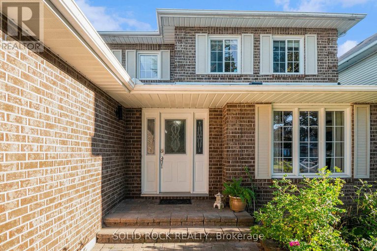 28813811/1674-sansonnet-street-s/chapel-hill/ottawa/ontario/K1C5Y6_8