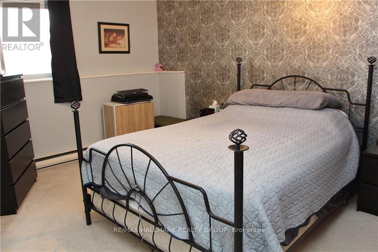 29249916/4-14-sweetbriar-circle/pheasant-run/ottawa/ontario/K2J2K4_13