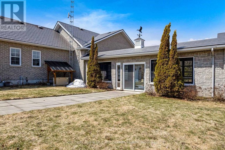 29602825/1111-west-shore-drive/drummond-n-elmsley-drummond-twp/drummondnorth-elmsley/ontario/K7H3C8_14