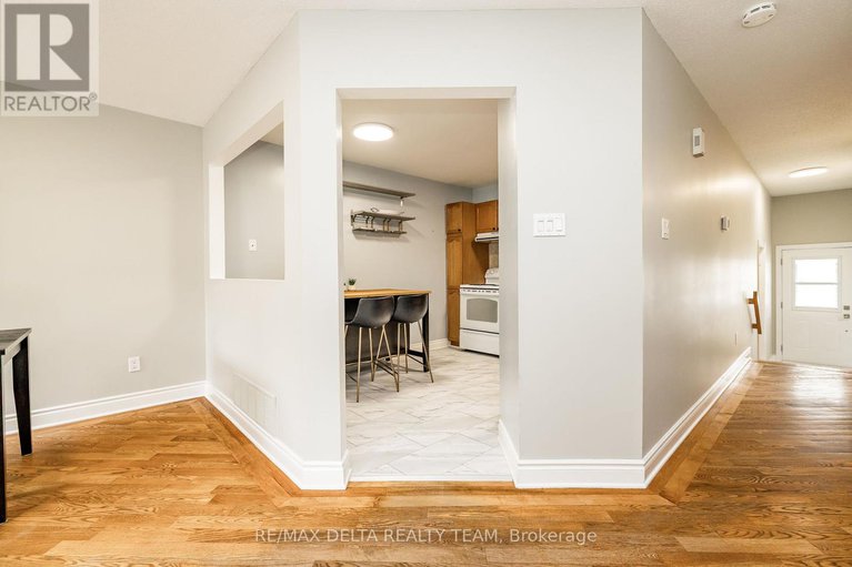 28905384/1540-briarfield-crescent/fallingbrookridgemount/ottawa/ontario/K4A1Z9_7