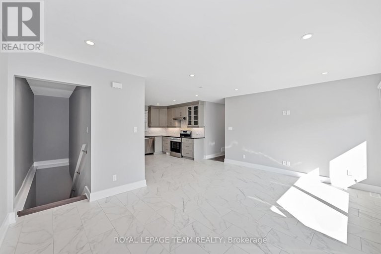 28729162/12-largo-crescent/meadowlandscrestview/ottawa/ontario/K2G3C7_11