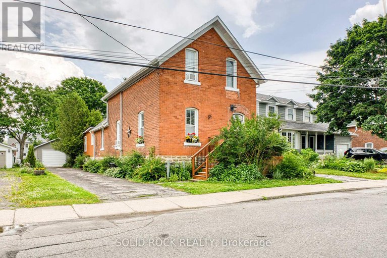 28568795/33a-and-33b-napoleon-street/carleton-place/carleton-place/ontario/K7C2X4_2