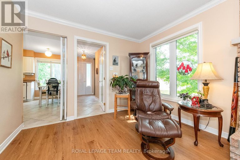 28498186/119-royal-york-street-w/richmond/ottawa/ontario/K0A2Z0_14