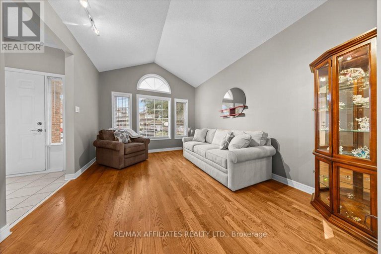 29019000/1147-mulder-avenue/fallingbrookgardenway-south/ottawa/ontario/K4A4G8_6