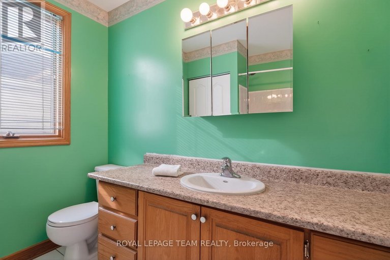 29546400/336-ducharme-boulevard/vanier/ottawa/ontario/K1L6T6_13