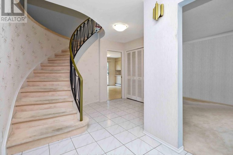 28544355/968-sadler-crescent/whitehaven/ottawa/ontario/K2B5H7_5