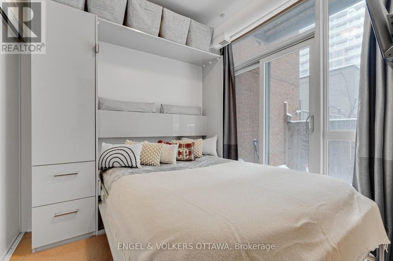 29426650/104-360-cumberland-street/lower-townbyward-market/ottawa/ontario/K1N0B1_23