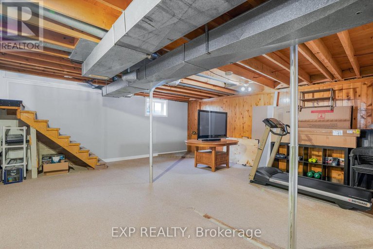 29139748/133-high-street/vankleek-hill/champlain/ontario/K0B1R0_22