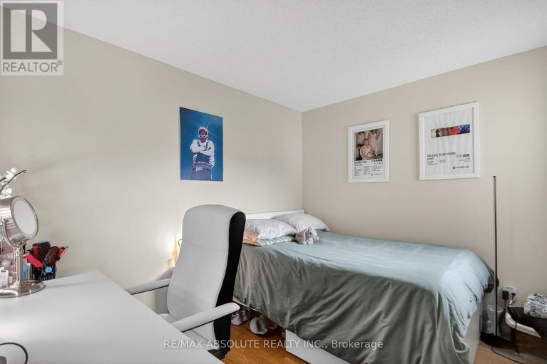 29476159/231-harriot-private/hunt-club-parkgreenboro/ottawa/ontario/K1T3E1_29