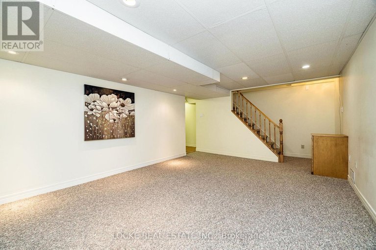 29431769/279-hoylake-crescent/bilberry-creekqueenswood-heights/ottawa/ontario/K1E1M1_32