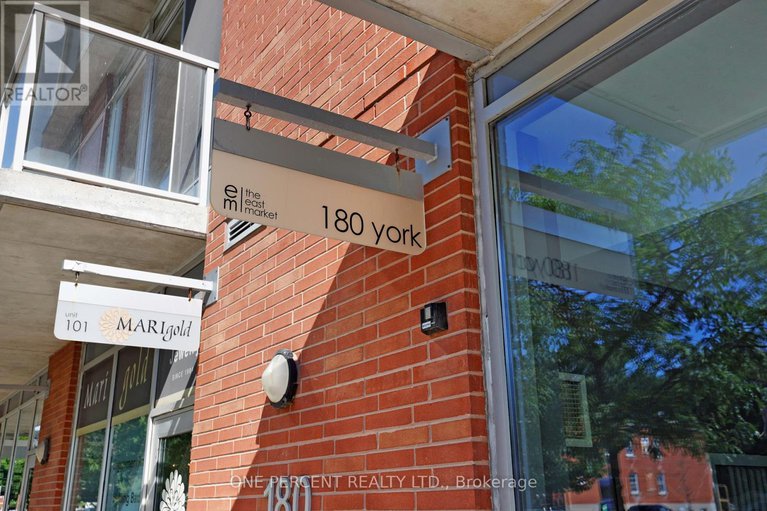 28529124/904-180-york-street/lower-townbyward-market/ottawa/ontario/K1N1J6_5