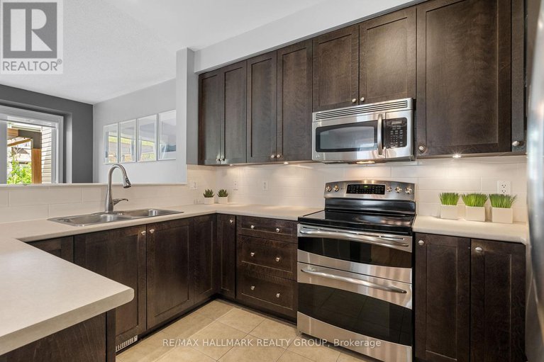 28317889/297-mojave-crescent/stittsville-north/ottawa/ontario/K2S0H7_10
