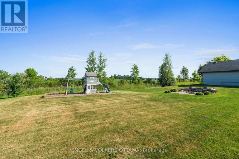 28348542/5567-lombardy-drive/osgoode/ottawa/ontario/K0A2W0_39