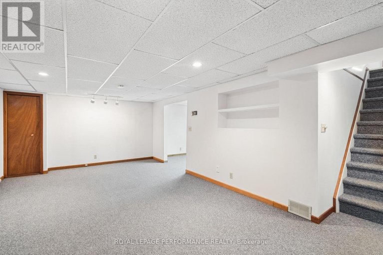 29578731/1989-michigan-avenue/urbandale-acres/ottawa/ontario/K1H6Y1_28