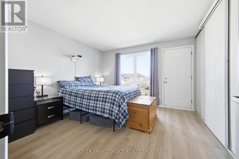 29436977/11-432-hillsboro-private/emerald-meadowstrailwest/ottawa/ontario/K2M3A8_35