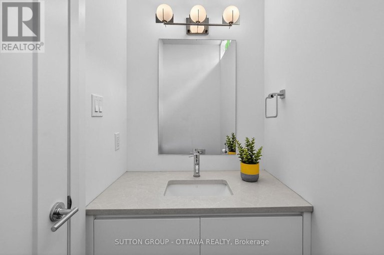 29641673/31-carlotta-avenue/kingsview-park/ottawa/ontario/K1L6S5_3