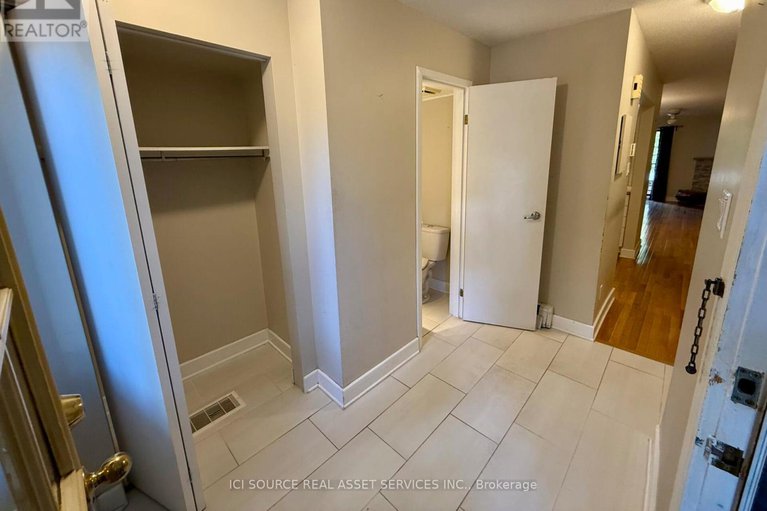 28977582/8-blue-moon-private/manor-park/ottawa/ontario/K1K4K6_6