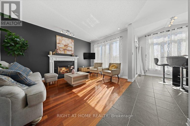 29532470/850-feather-moss-way/riverside-southgloucester-glen/ottawa/ontario/K1V1X2_13