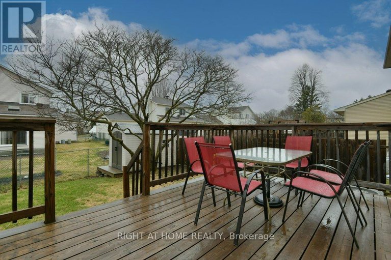 29607390/57-chester-crescent/on-the-green/ottawa/ontario/K2J2J6_34