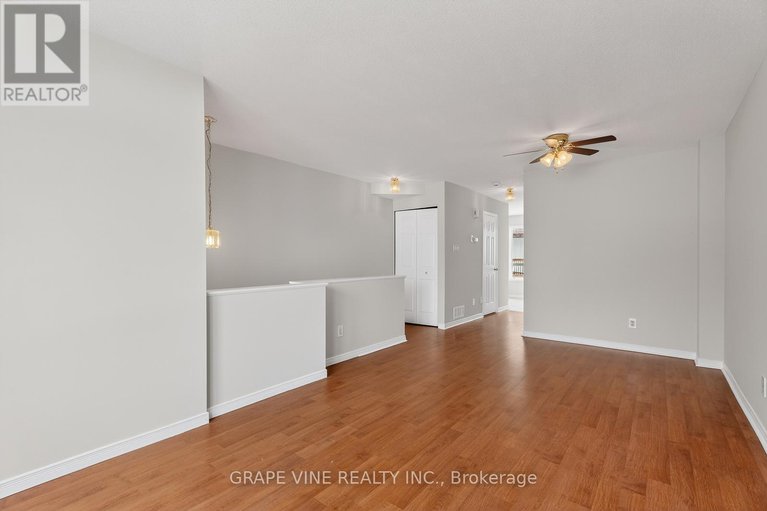 29436743/460-seyton-drive/westcliffe-estates/ottawa/ontario/K2H1G2_10