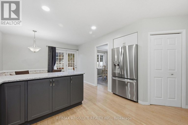 29629632/605-rowanwood-avenue/mckellarhighland/ottawa/ontario/K2A3E3_11