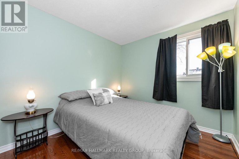 29126203/1803-lamoureux-drive/queenswood-heights-south/ottawa/ontario/K1E2H3_24