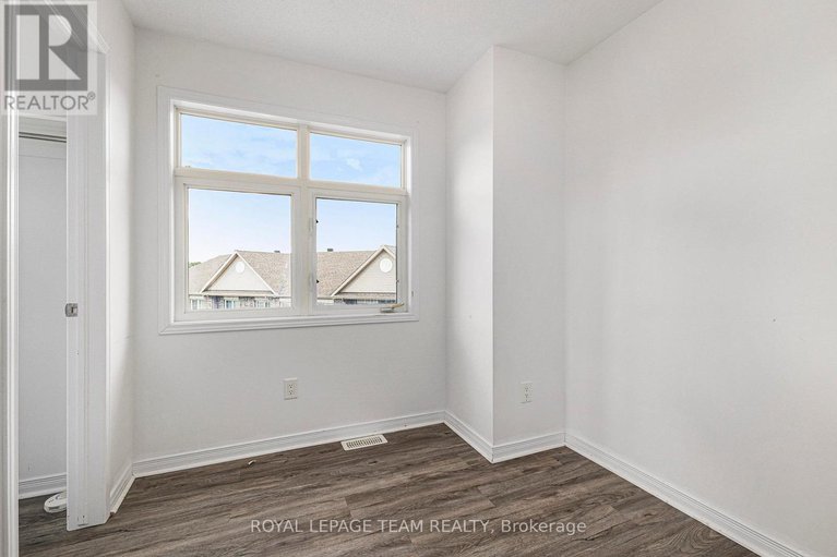28819006/175-camden-private/cedargrovefraserdale/ottawa/ontario/K2J6J1_19