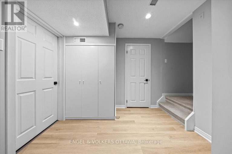 28652467/107-redpath-drive/pheasant-run/ottawa/ontario/K2G6K4_30