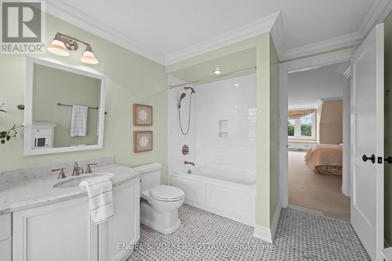 29571244/6029-rideau-valley-drive-n/manotick-south-to-roger-stevens/ottawa/ontario/K4M1B3_33