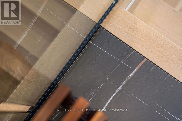 29568129/127-peridot-private/experimental-farm/ottawa/ontario/K2C3M3_49